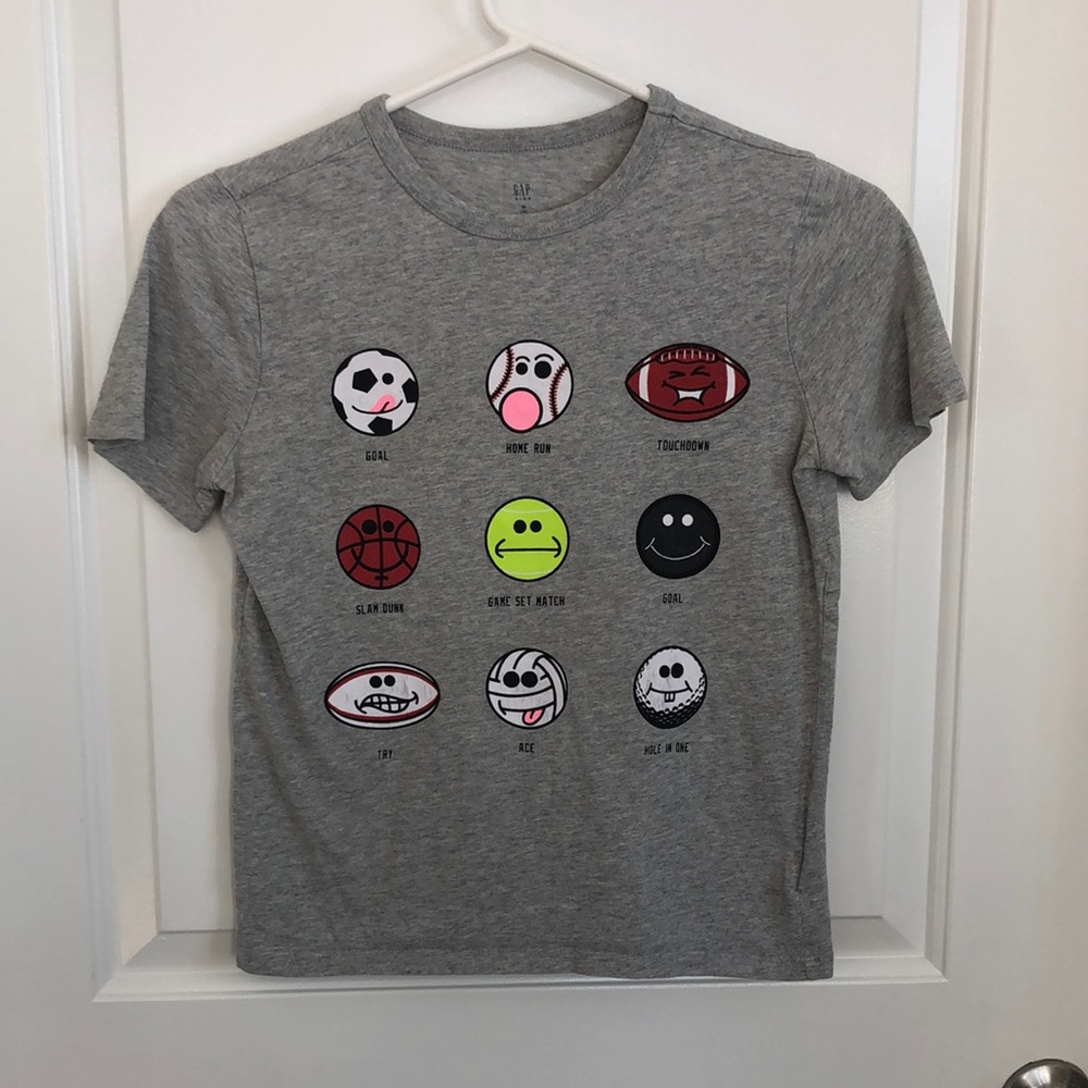Gap kids graphic T-shirt size 8